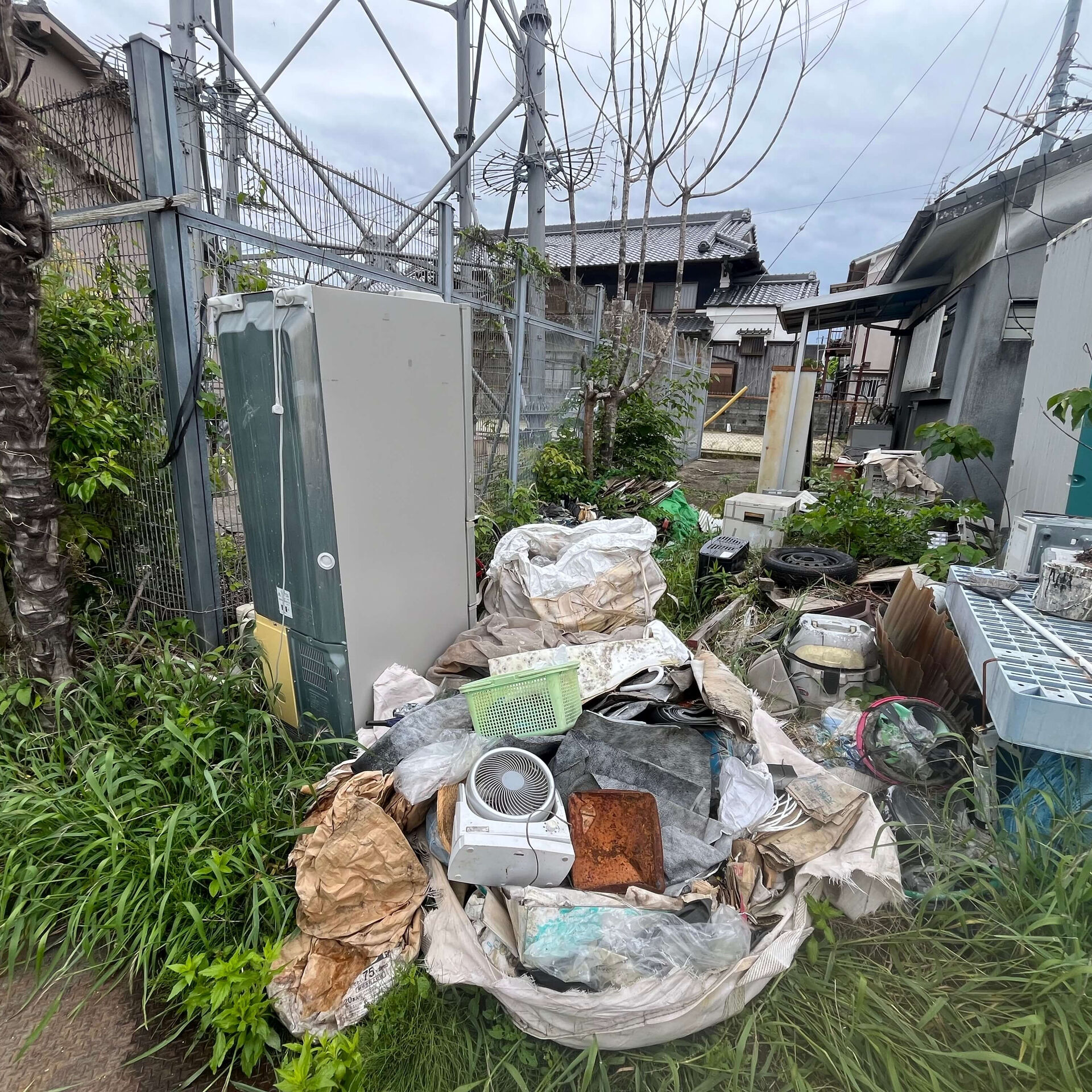 【奈良県大和高田市にて｜長年放置された敷地内の整理・片付け作